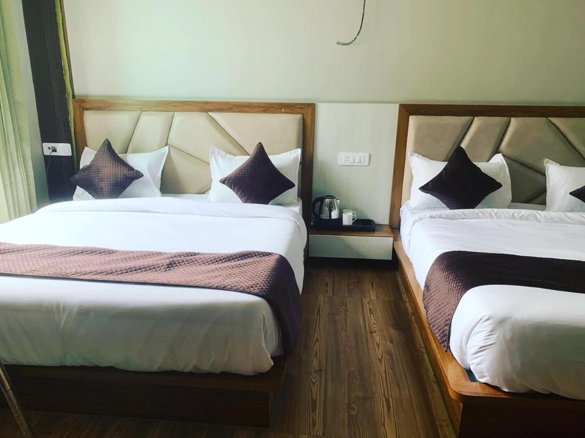 Hotel & Hostel Vimal Ganga Rishīkesh Exteriör bild
