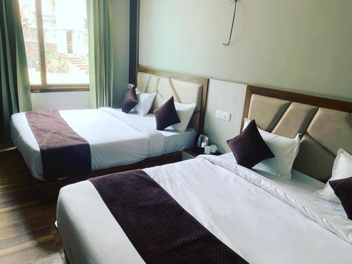 Hotel & Hostel Vimal Ganga Rishīkesh Exteriör bild