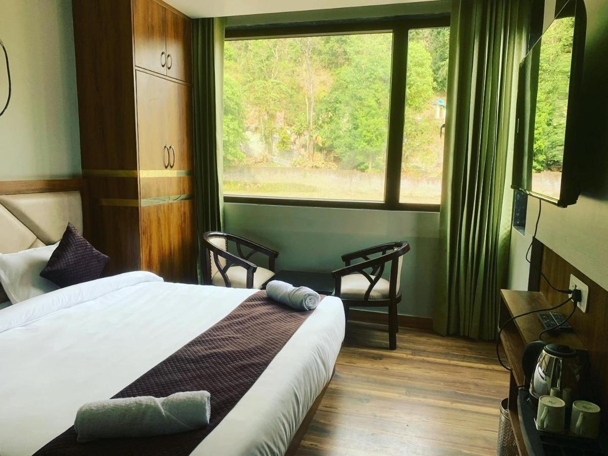 Hotel & Hostel Vimal Ganga Rishīkesh Exteriör bild