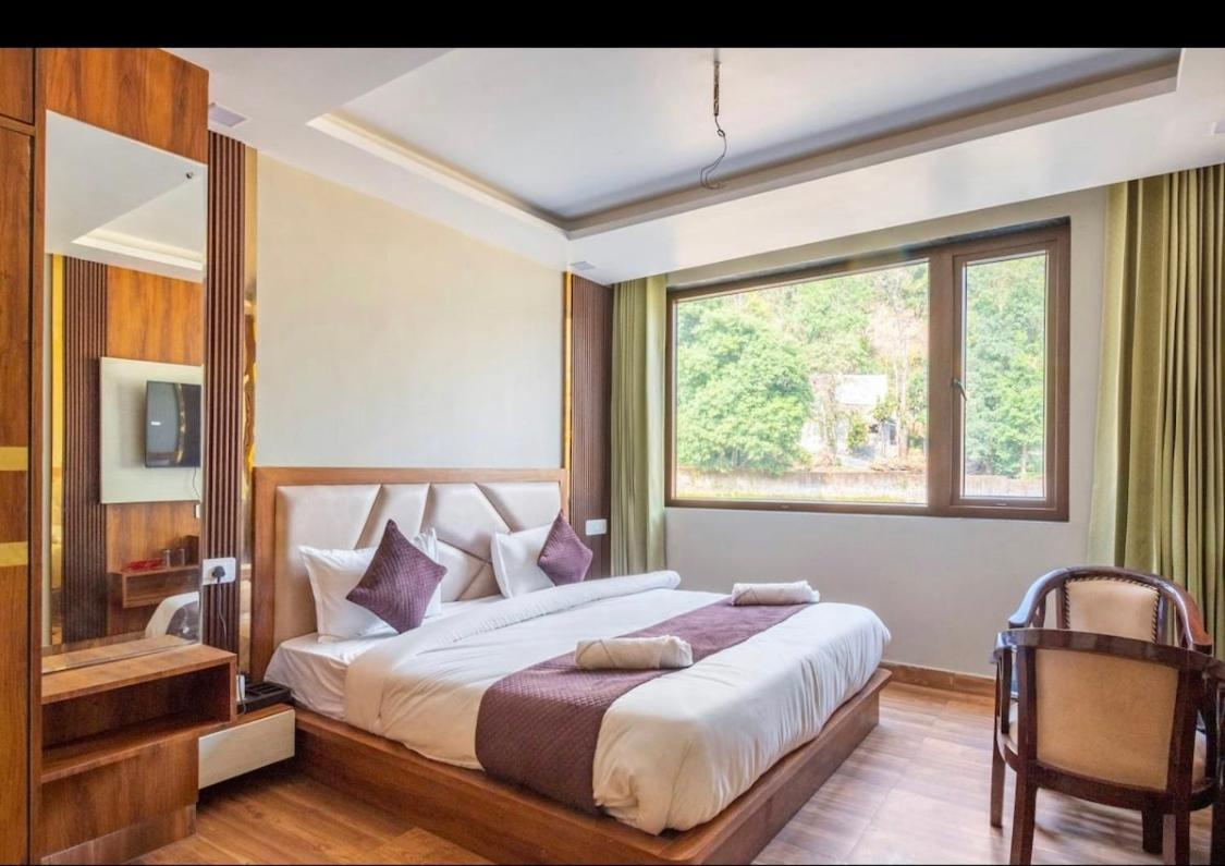 Hotel & Hostel Vimal Ganga Rishīkesh Exteriör bild