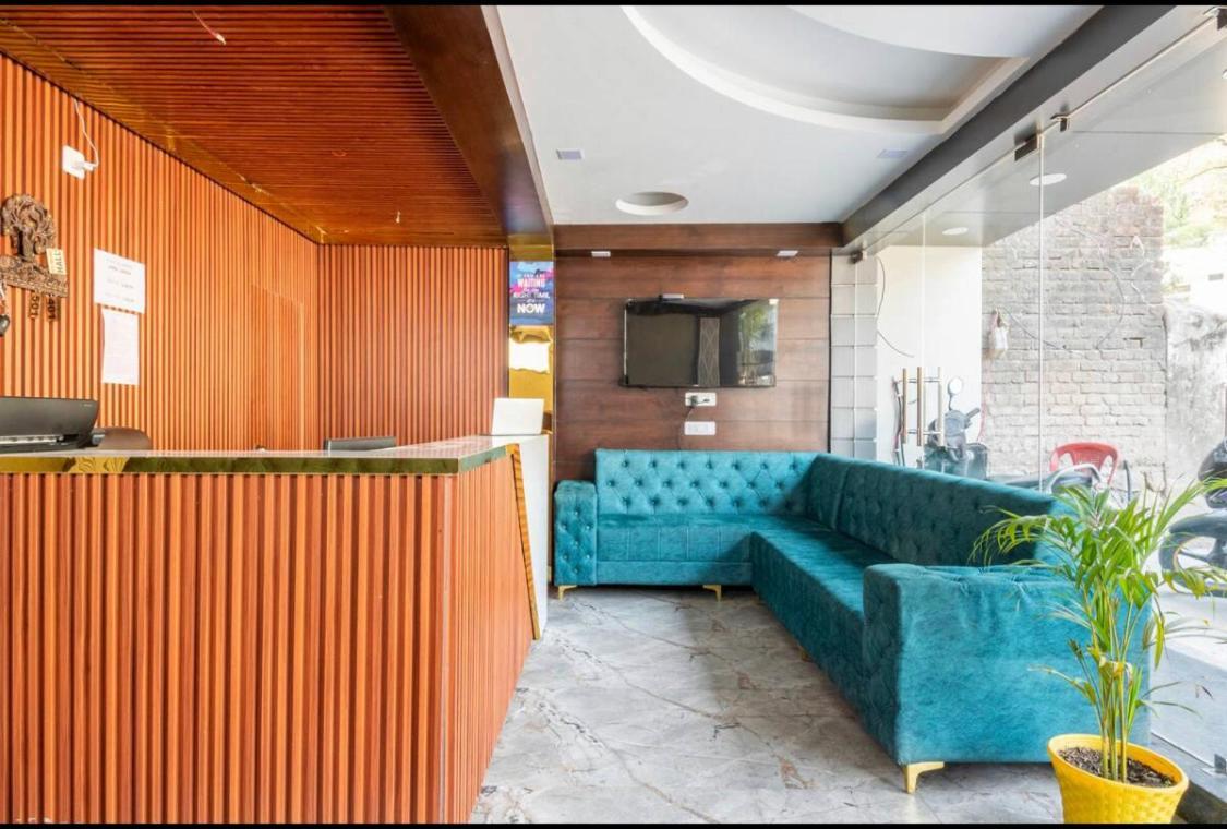 Hotel & Hostel Vimal Ganga Rishīkesh Exteriör bild