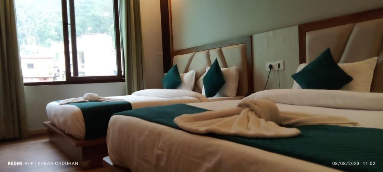 Hotel & Hostel Vimal Ganga Rishīkesh Exteriör bild