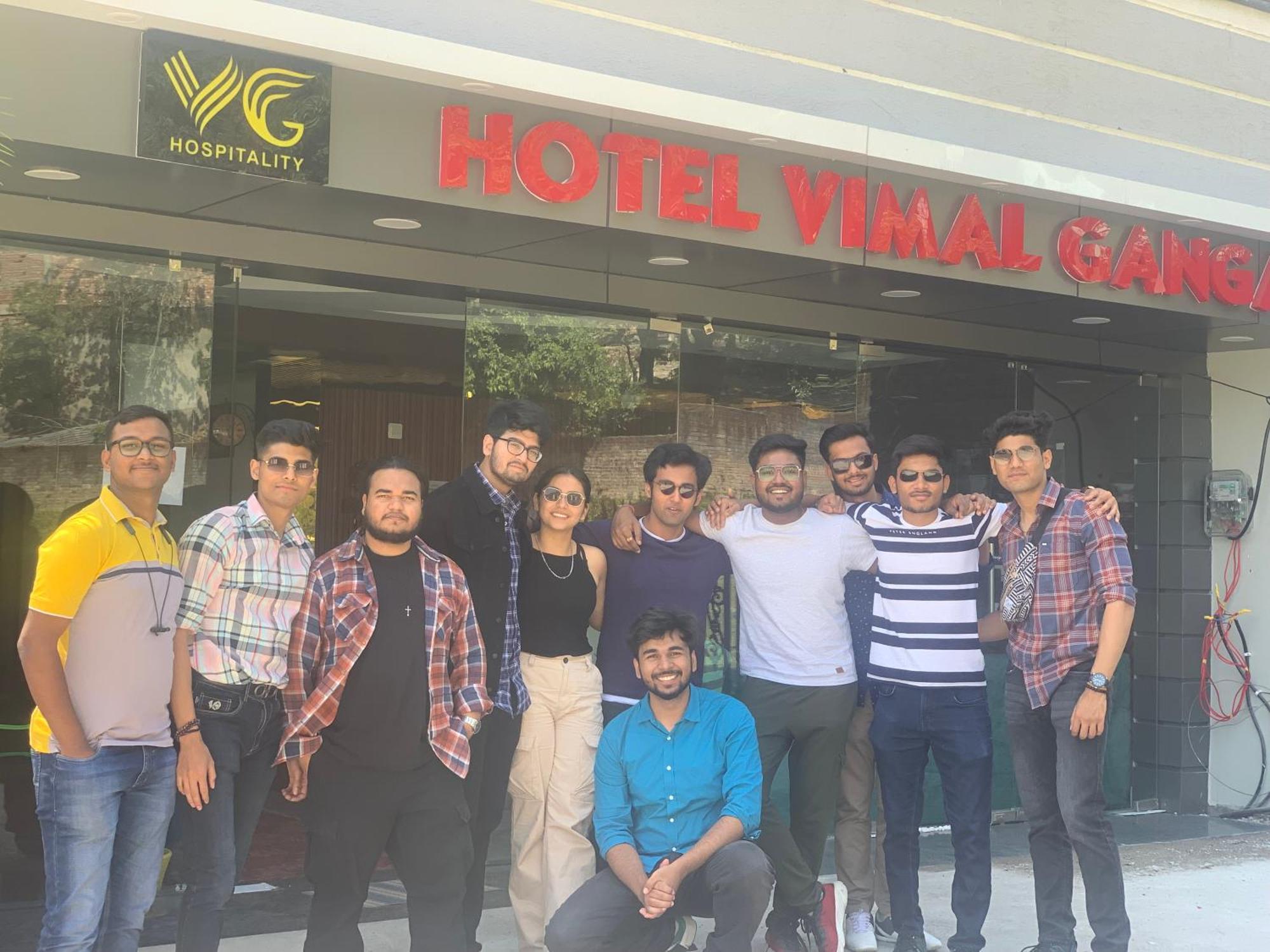 Hotel & Hostel Vimal Ganga Rishīkesh Exteriör bild