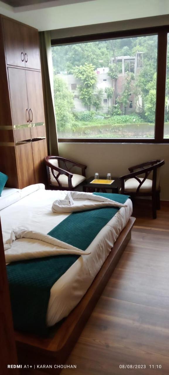 Hotel & Hostel Vimal Ganga Rishīkesh Exteriör bild