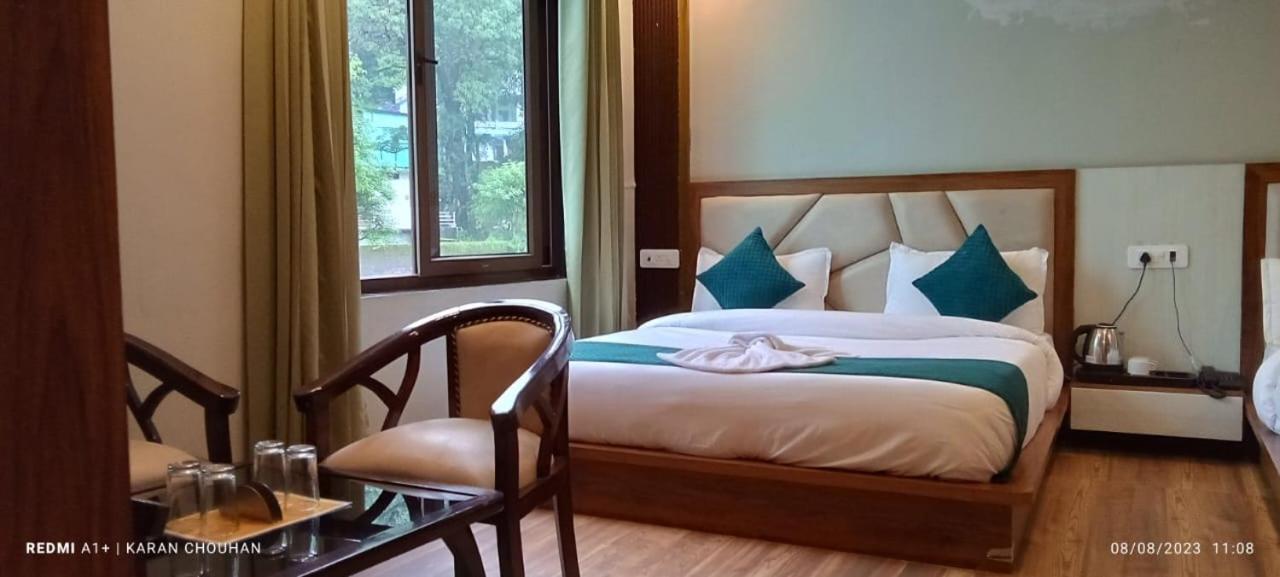 Hotel & Hostel Vimal Ganga Rishīkesh Exteriör bild