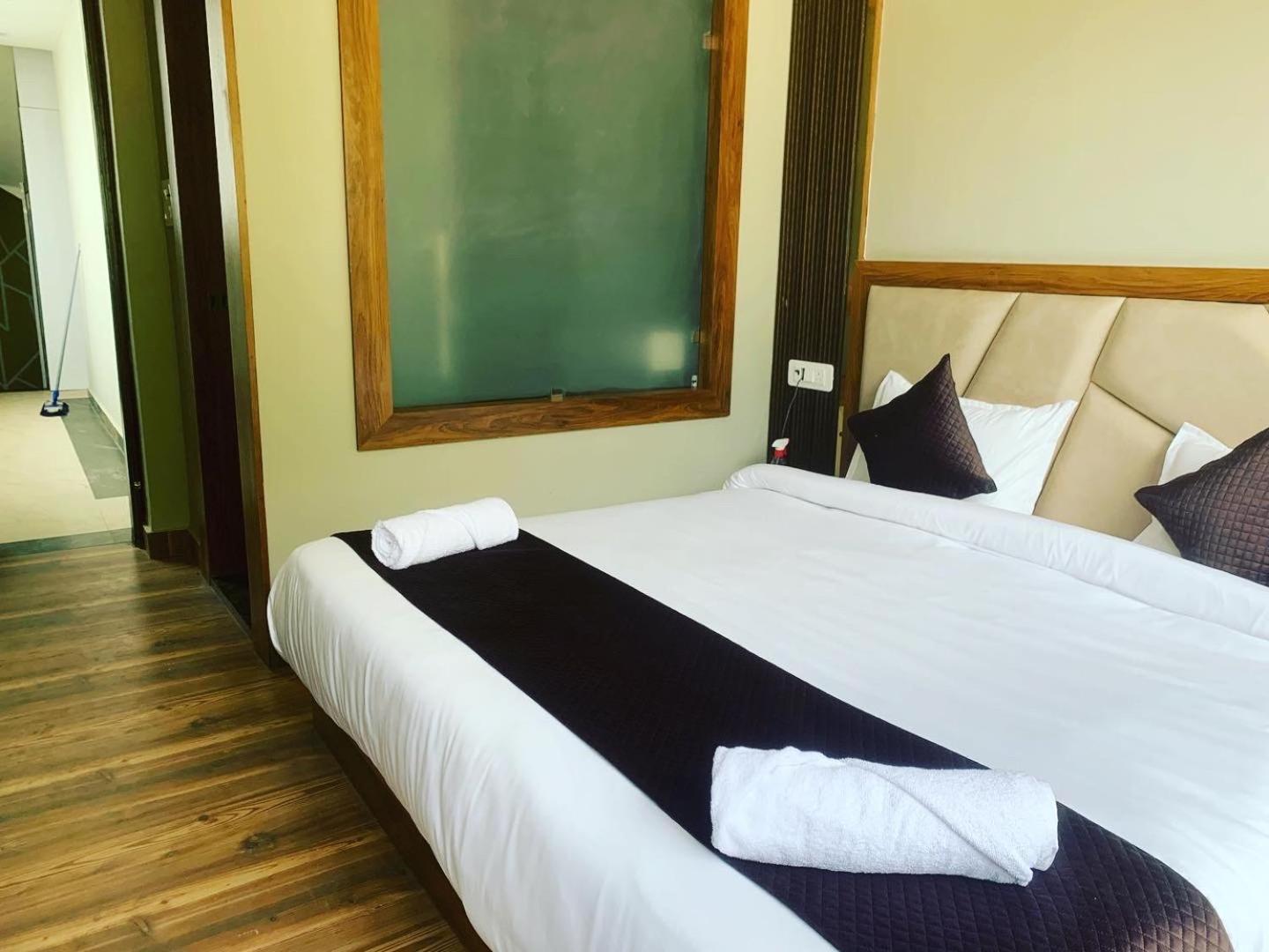Hotel & Hostel Vimal Ganga Rishīkesh Exteriör bild