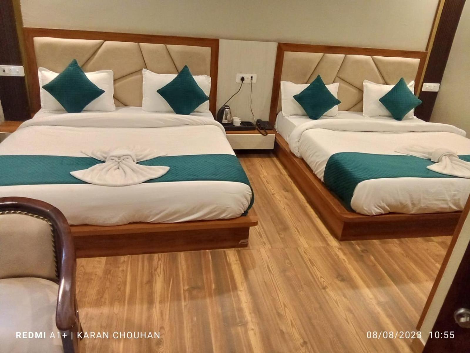 Hotel & Hostel Vimal Ganga Rishīkesh Exteriör bild